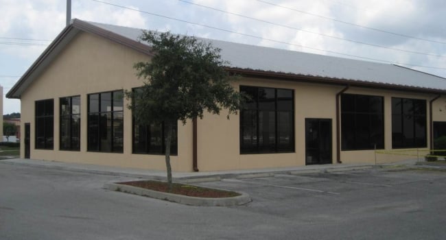 retail metal building with glass storefront