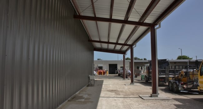 metal building leanto